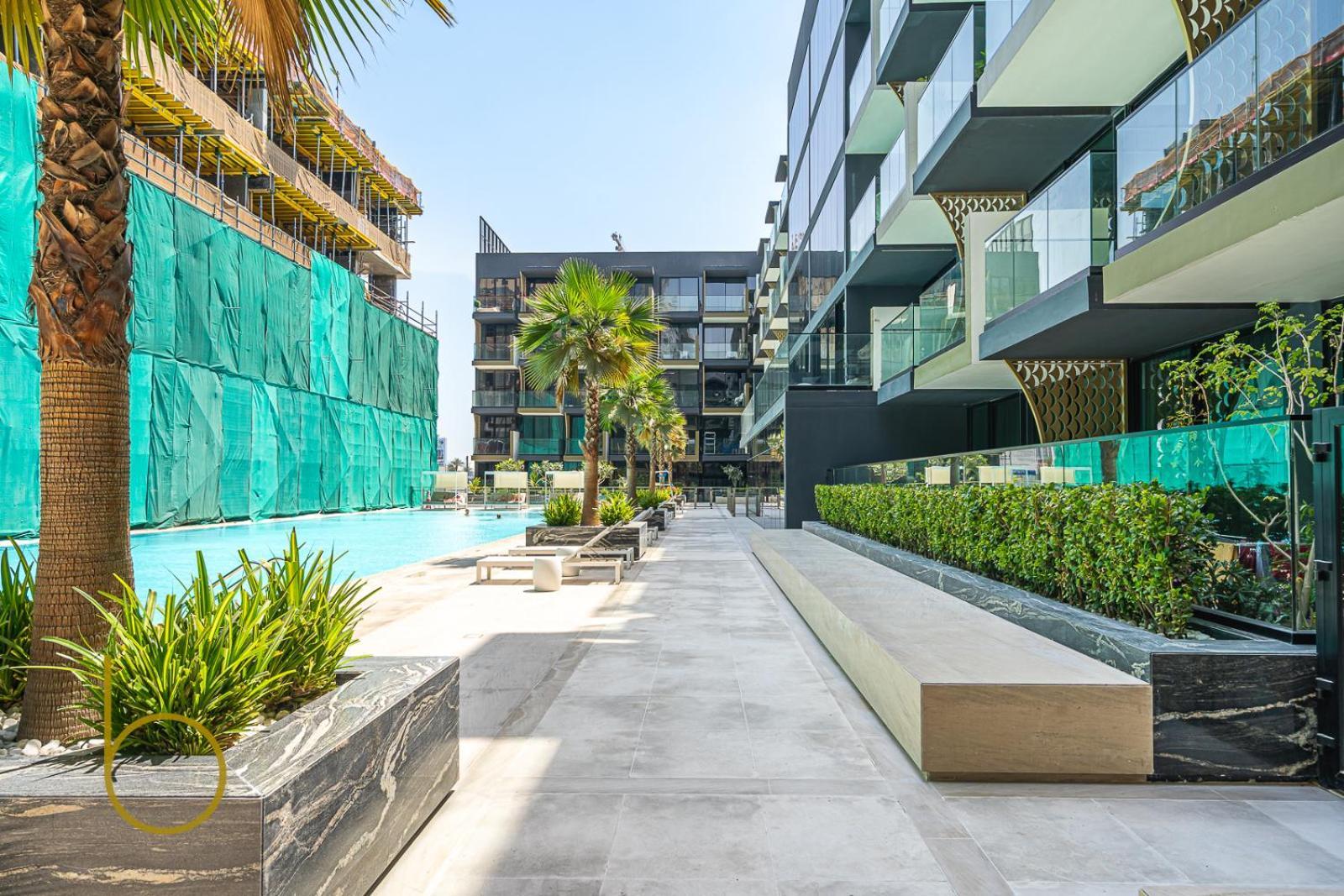 Bookable - Binghatti Crescent, Xl 1 Bedroom, Private Terrace Appartement *